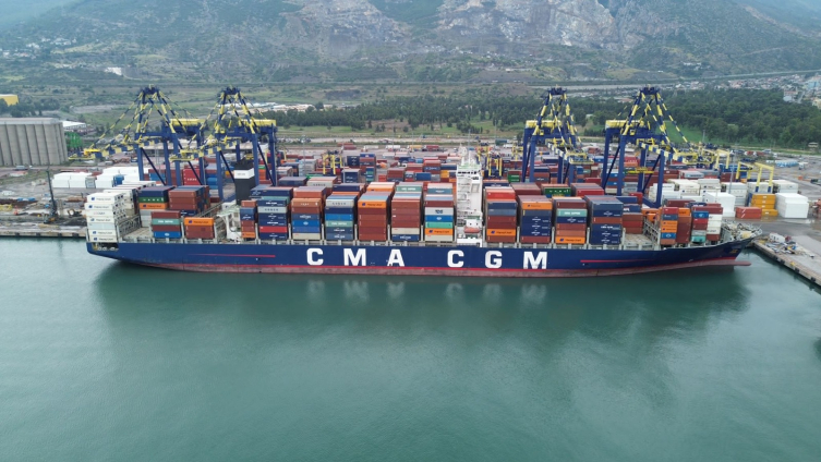 İskenderun Limanı'nda 45 milyon ton yük elleçlendi