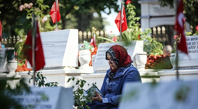 Edirnekapı Şehitliği'nde hüzünlü bayram arifesi