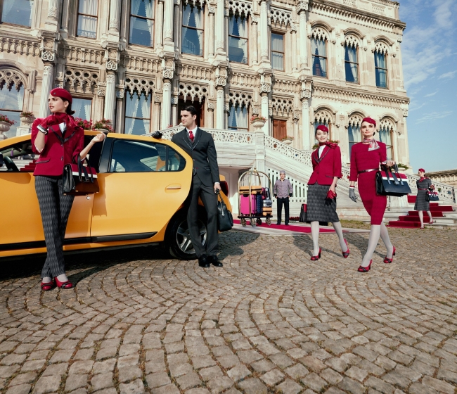 Türk Hava Yolları yeni kıyafetlerini tanıttı