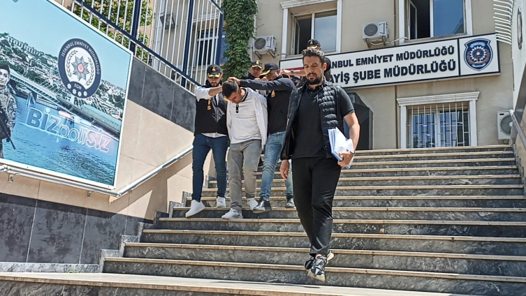 Kahvehaneye saldıranlar yanlış kişiyi öldürdü