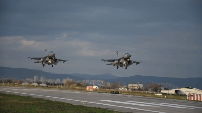 NATO tatbikatında yine Yunan tacizi: Türk F-16'ları karşılık verdi