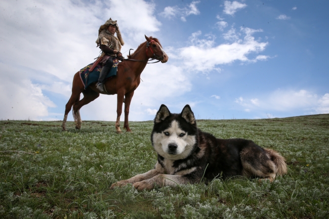 Kırgız Türkleri ata sporları 'kökbörü'yü Van'da yaşatıyor