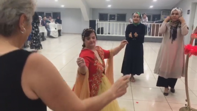 Down sendromlu Zeynep'in kına gecesi hayali gerçek oldu