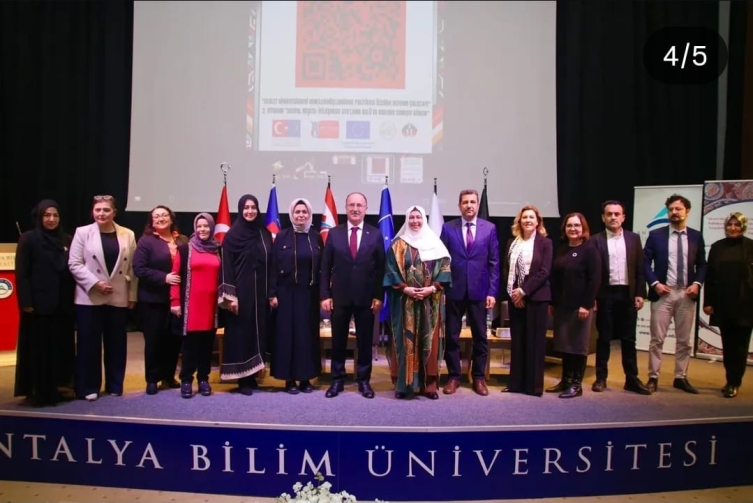 Antalya'da "devlet himayesindeki" gençlere yönelik çalıştay düzenlendi