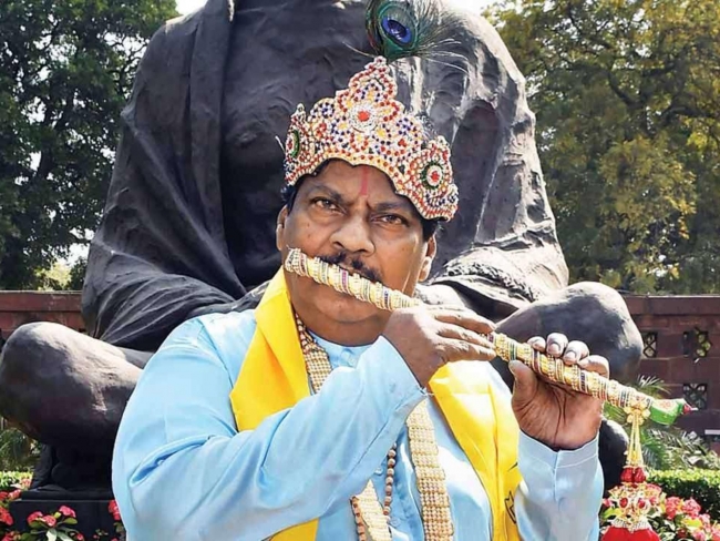 Hint milletvekili eyaletine özel statü verilmesi için Hitler'e dönüştü