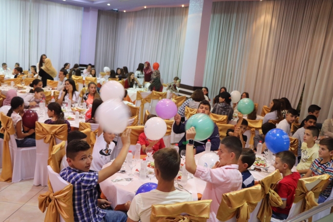 10 ülkede "Kardeşlik sofrası" kuruldu