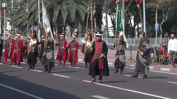 İstanbul'daki Vatan Caddesi'nde 29 Ekim provası