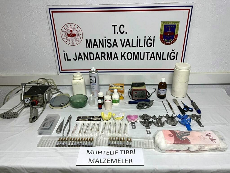 Manisa'da 2 sahte diş hekimi yakalandı