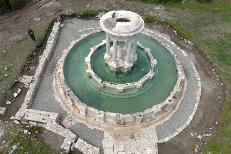 2 bin yıllık antik çeşme 13 asır sonra yeniden suya kavuştu