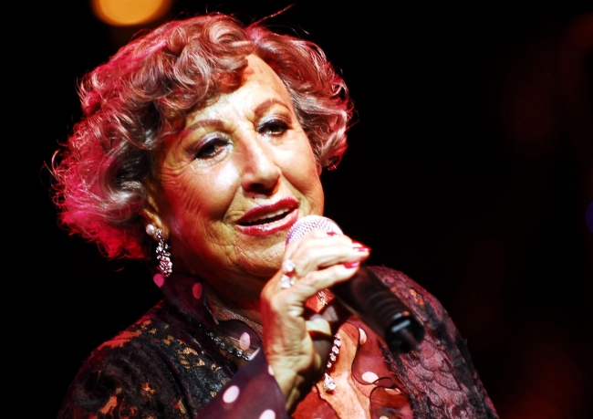 Türk müziğinin güçlü sesi Müzeyyen Senar 100 yaşında