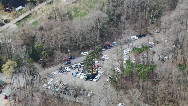 'Evde kal' uyarısını dinlemeyen yüzlerce kişi Belgrad Ormanı'na akın etti