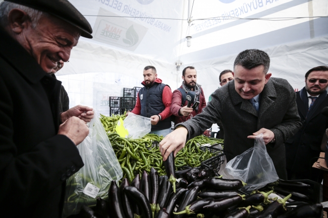 Bakan Pakdemirli: Meyve sebze e-PTT üzerinden evlere ulaştırılabilecek