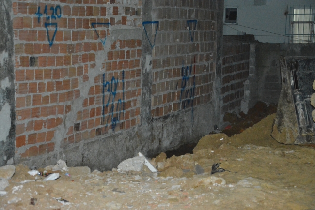 Sultangazi'de iki bina çökme riski nedeniyle boşaltıldı