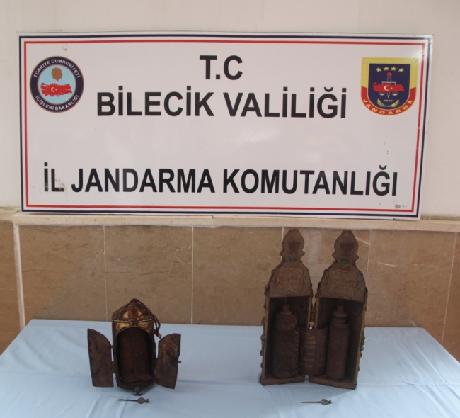 8 milyon lira değerinde 2 Tevrat ele geçirildi
