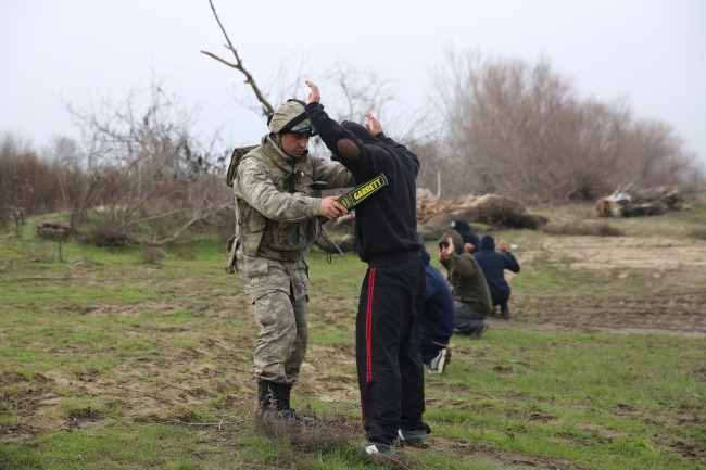"Hudut kartalları" FETÖ şüphelisini sınırda yakaladı