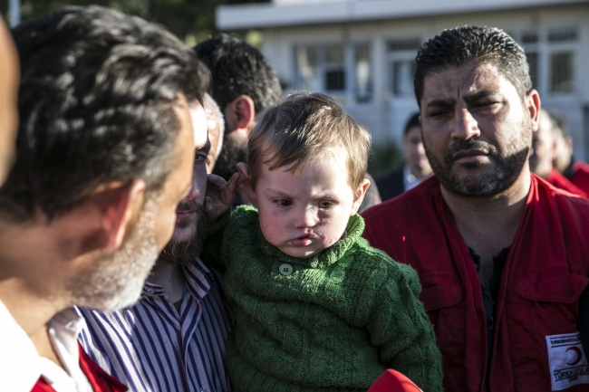 Doğu Guta'da yaralanan Kasım bebek Türkiye'ye getirildi