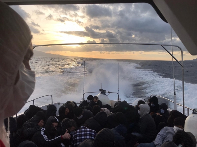 Çanakkale'de 37 düzensiz göçmen yakalandı