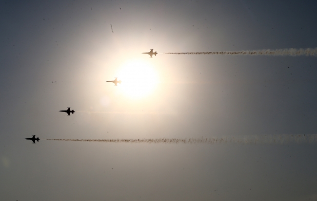 Türk Yıldızları yine nefes kesti