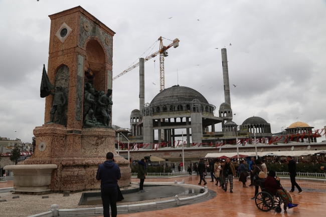 Taksim'e yapılan caminin ince işçiliğine başlandı