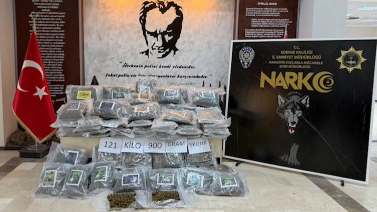 Uyuşturucu tacirlerine operasyon: 424 şüpheli tutuklandı