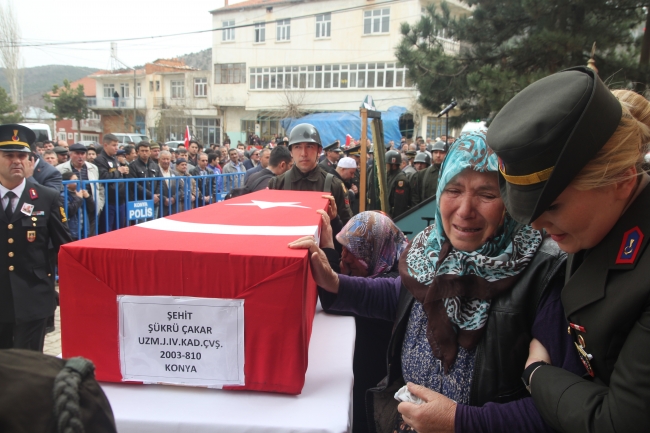 Afrin şehitlerini on binler uğurladı