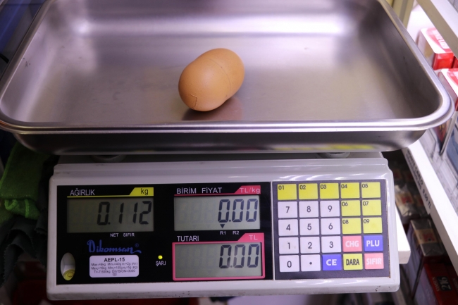 112 gramlık tavuk yumurtasına 100 lira ödedi