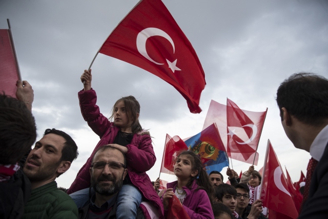 Vatandaşlar Cumhurbaşkanlığı Külliyesi'nde toplandı