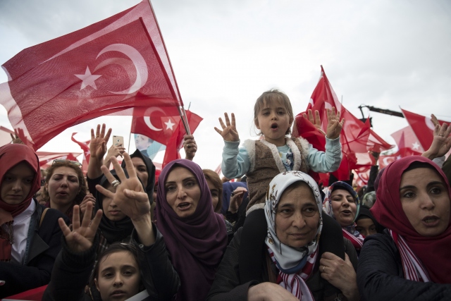 Vatandaşlar Cumhurbaşkanlığı Külliyesi'nde toplandı
