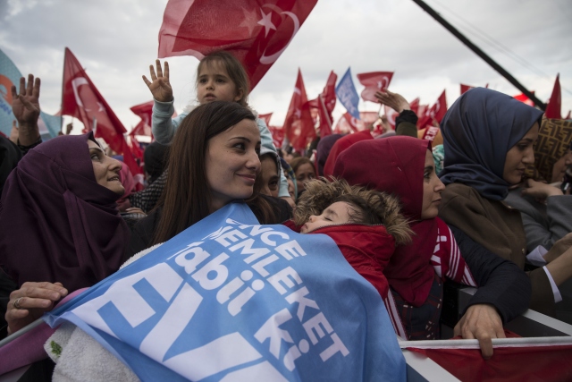 Vatandaşlar Cumhurbaşkanlığı Külliyesi'nde toplandı