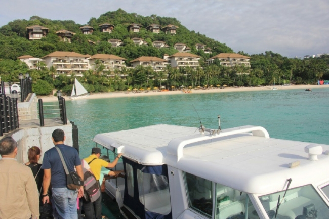 Filipinler, Boracay Adası'nı turizme kapatıyor