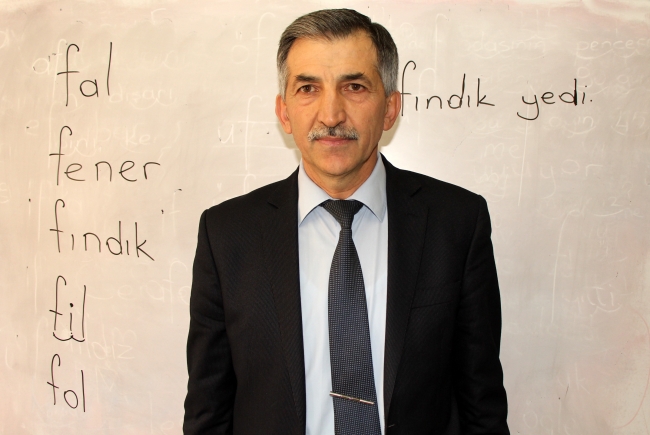 Cennet Teyze, 73 yaşında okuma yazma öğreniyor