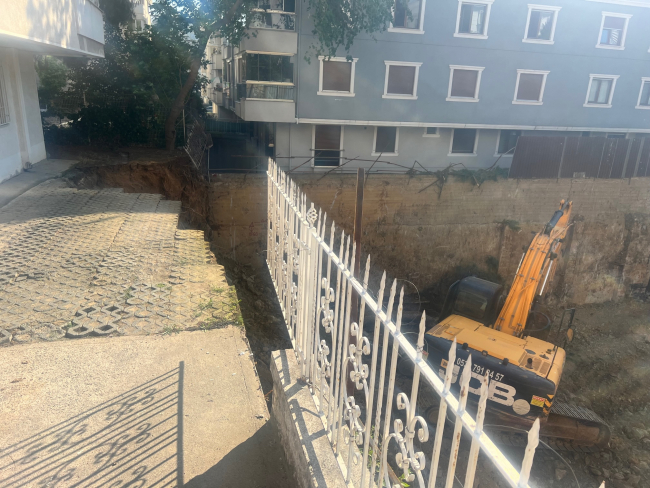 Maltepe'de otoparkı çöken 6 katlı bina mühürlendi