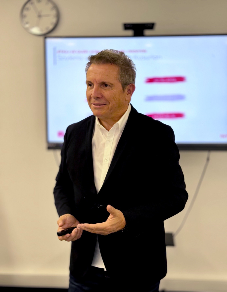 Diksiyon, spikerlik ve sunuculuk eğitimi başlıyor