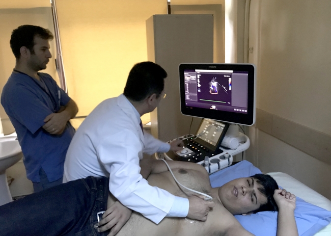 Hindistan asıllı genç Türkiye'de şifa buldu