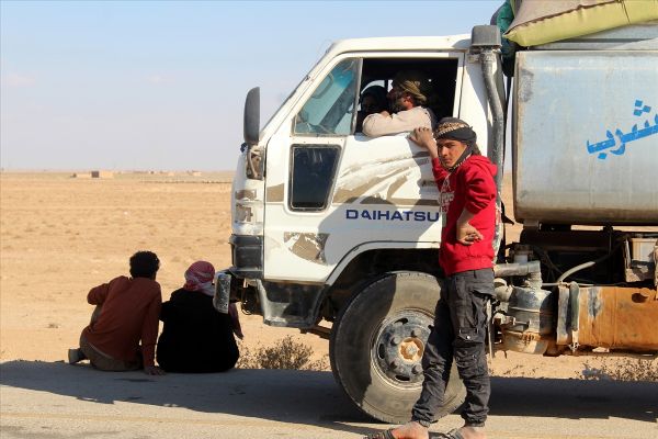 Esed rejimi çatışmalardan kaçan sivilleri zorla silah altına alıyor