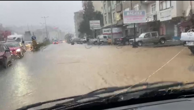 Doğu Karadeniz'de sağanak başladı