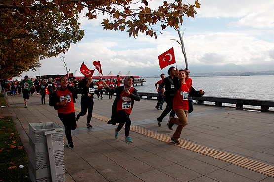 5 bin kişi 'Cumhuriyet' için koştu