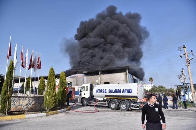 Mersin-Tarsus OSB'de fabrika yangını