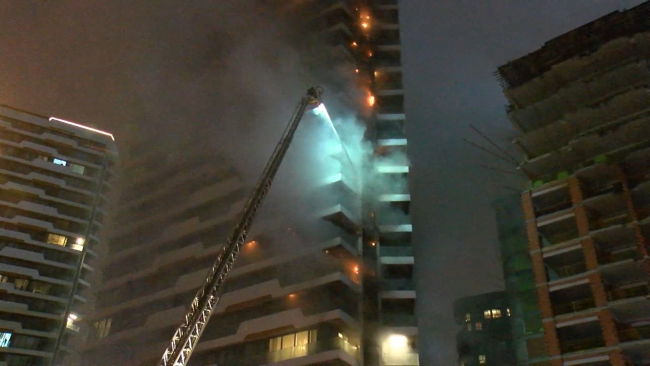 İstanbul'da 24 katlı binada yangın