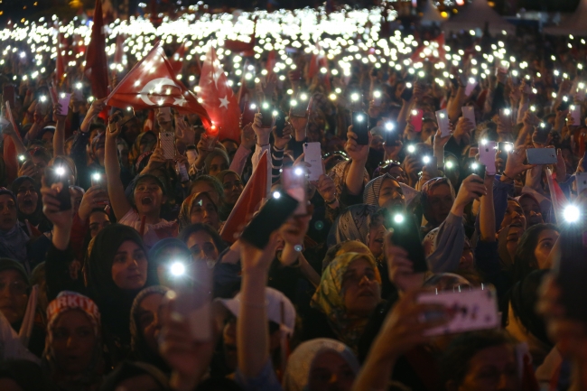 15 Temmuz Şehitler Köprüsü'nde insan seli
