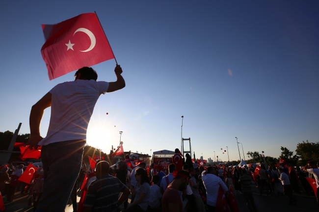 15 Temmuz Şehitler Köprüsü'nde insan seli