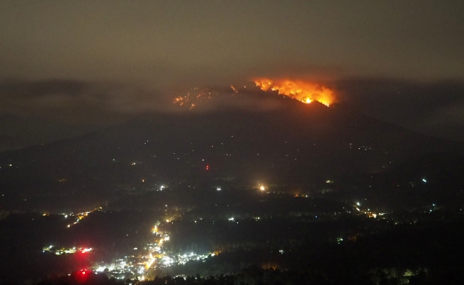Bali'de Agung Yanardağı'nda patlama