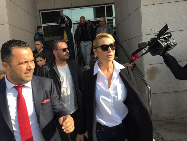 Şarkıcı Sıla fiziki şiddet gördüğü iddiasıyla Ahmet Kural'dan şikayetçi