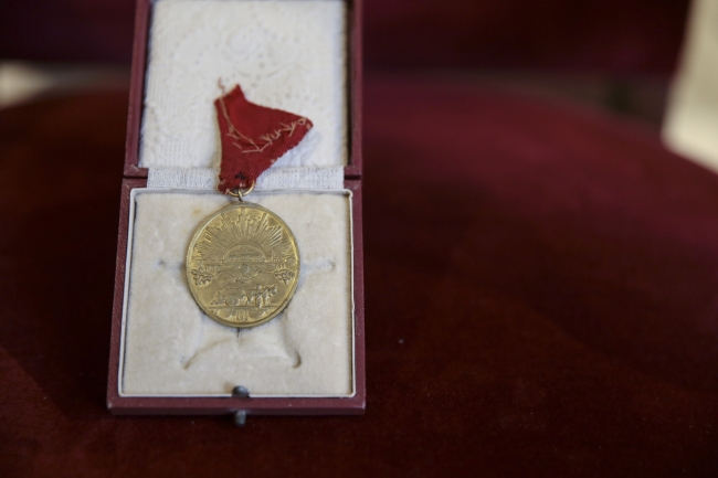 Atatürk'ün Latife Hanım'a hediye ettiği atın eyeri satışta