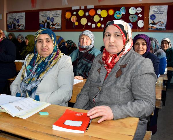 Cumhurbaşkanı Erdoğan sayesinde hayatının ikinci baharında kalemi eline aldı