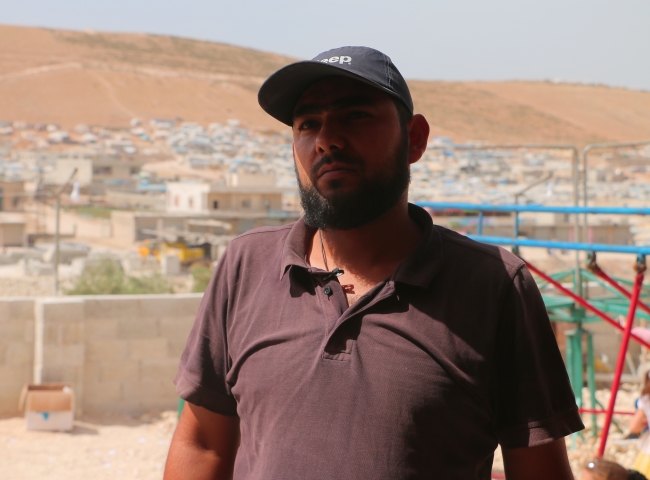 İdlib'de bombardıman altında bayram