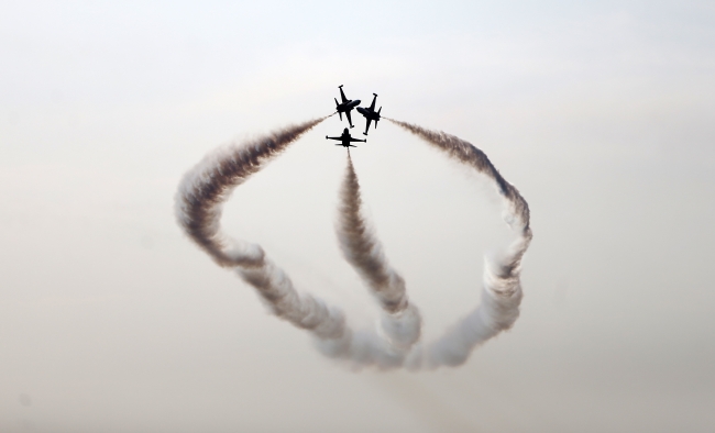 Türk Yıldızları yine nefes kesti