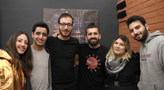 Muhammet Doğan insanlarla tanışmak için geziyor