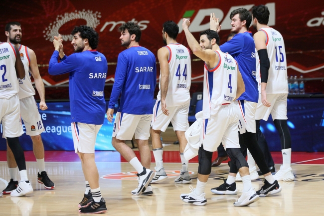 Anadolu Efes Sırbistan'da kazandı