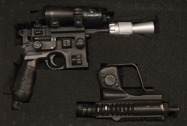 Star Wars karakteri Han Solo'nun silahı 550 bin dolara satıldı